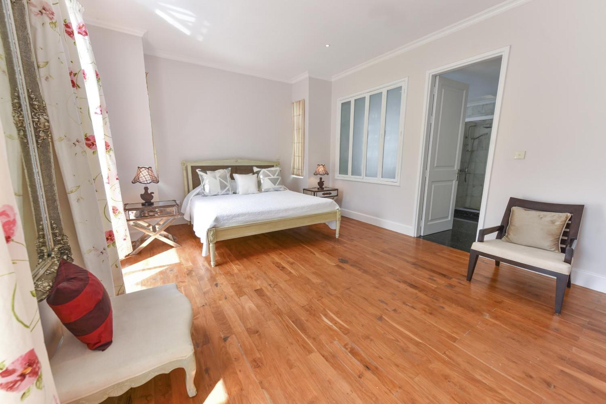 King Room Mountain View