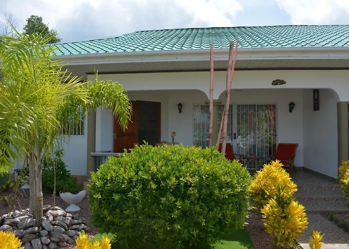 Alojamientos con Cocina en Praslin