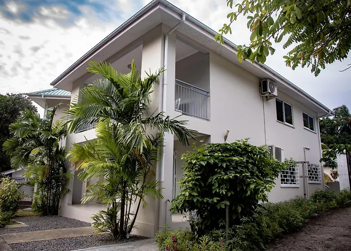 Riverside Residence - Beau Vallon