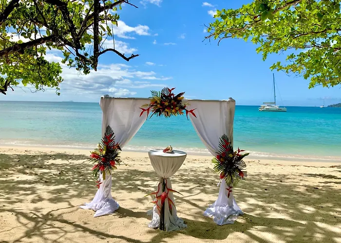 Beau Vallon (Mahe) hotels near Morne Seychellois