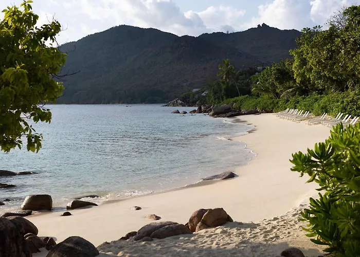 Hotels in Anse Lazio