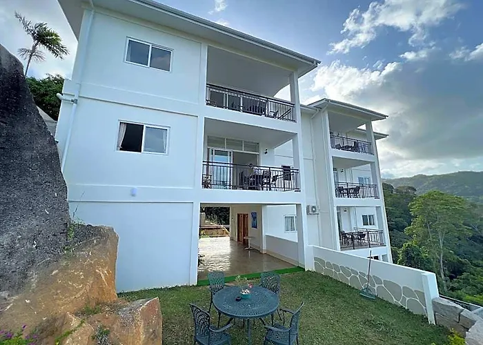 SEYCHELLES ISLANDS Hotels